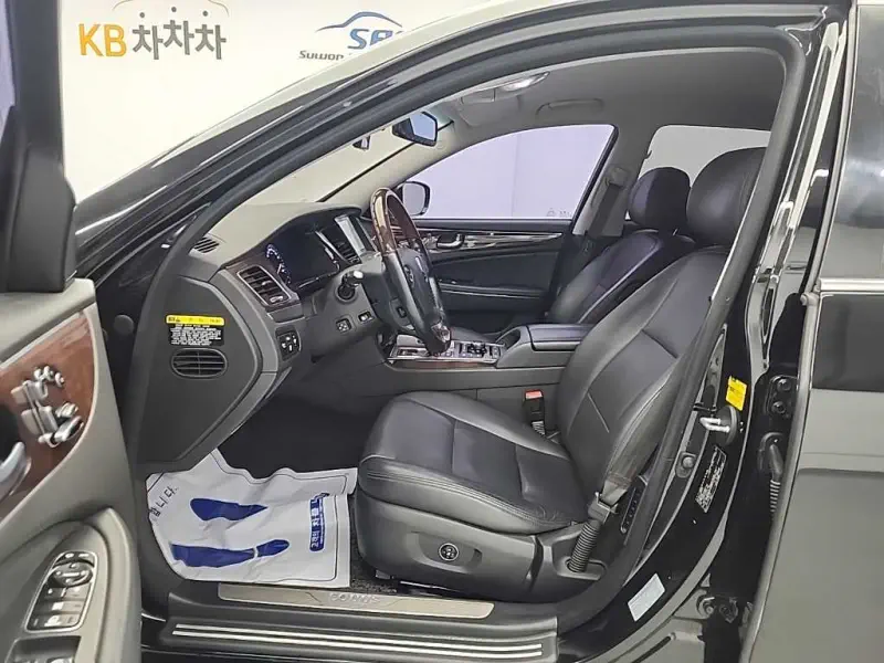 Hyundai Equus