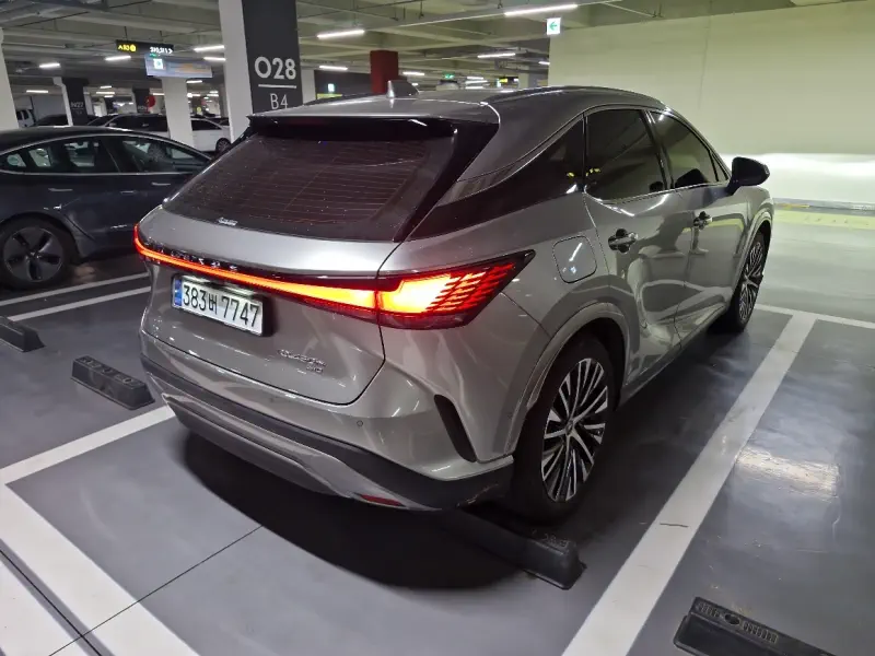 Lexus RX450h+