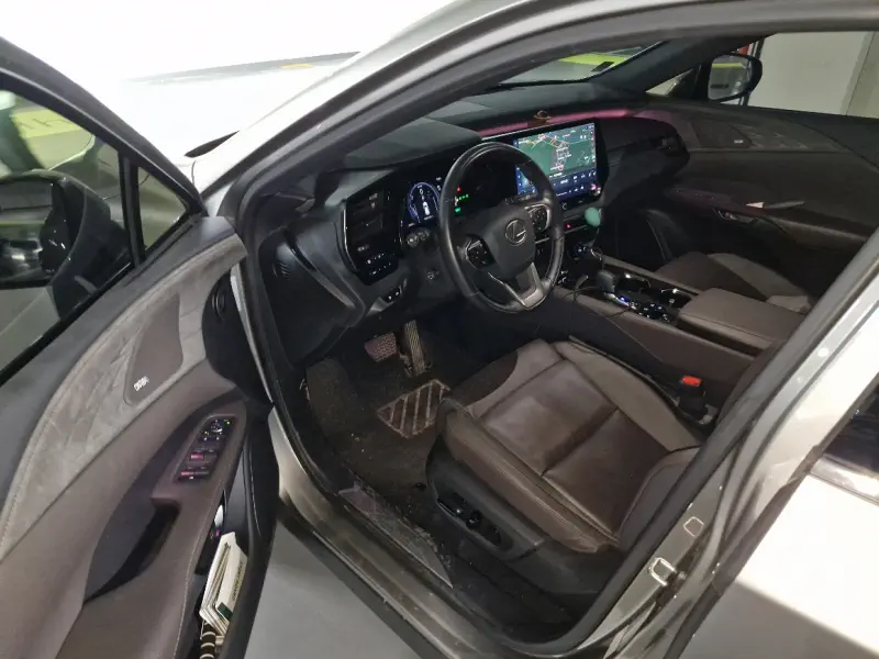 Lexus RX450h+