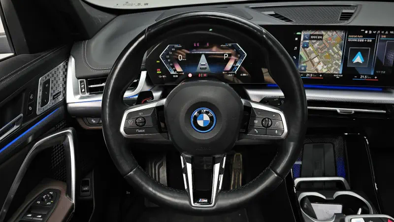 BMW iX1