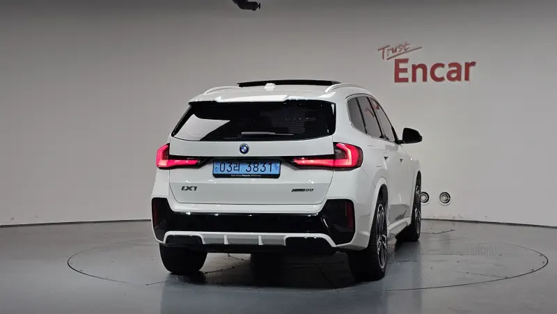 BMW iX1