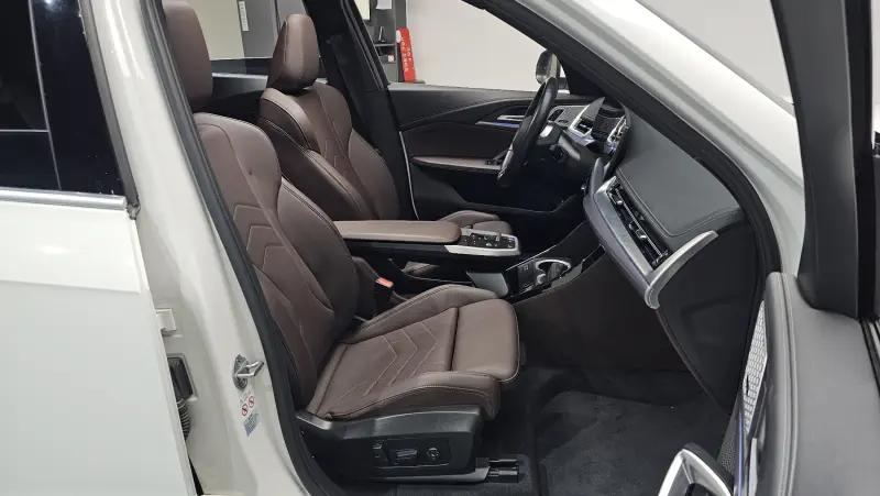 BMW iX1