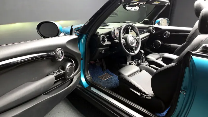 MINI Cabrio