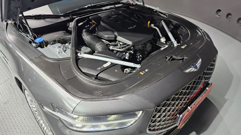 Genesis G90