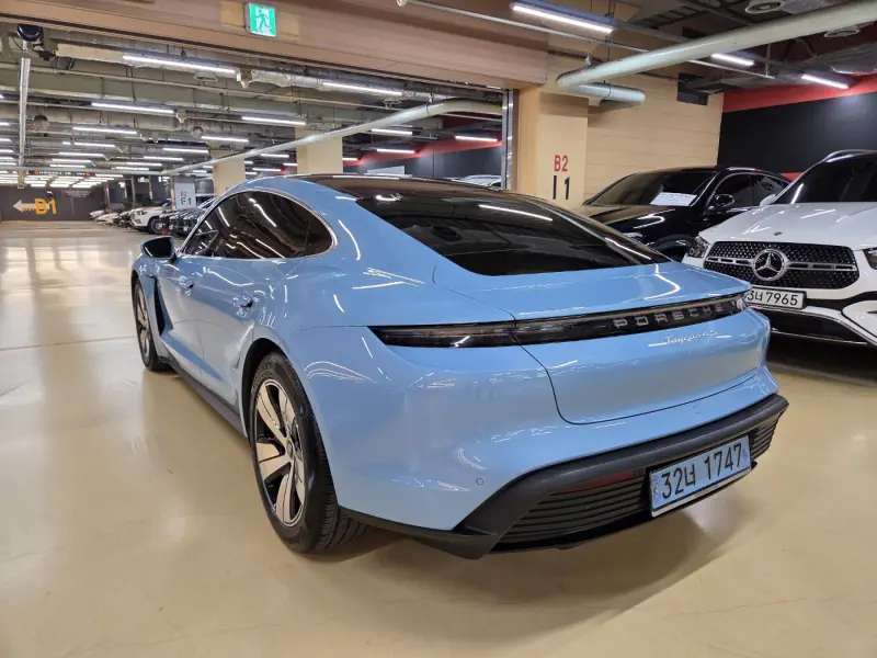 Porsche Taycan