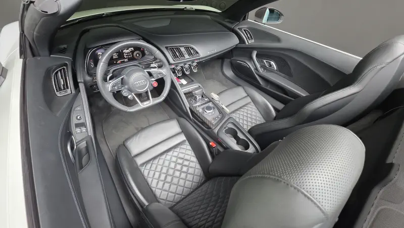 Audi R8