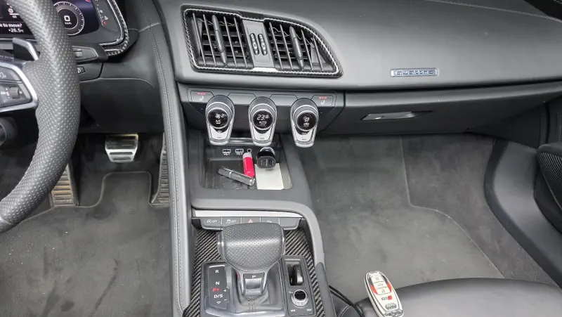Audi R8