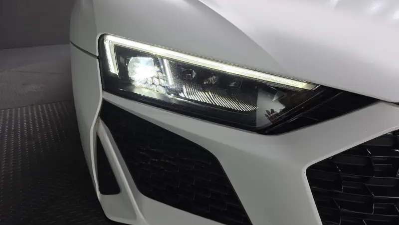 Audi R8