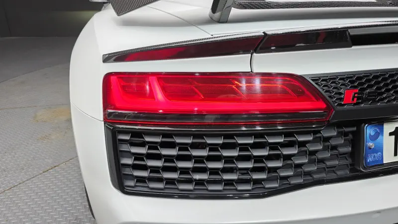 Audi R8