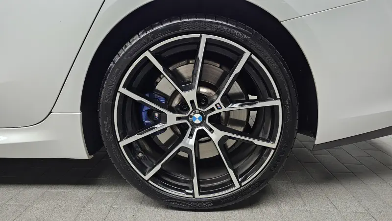 BMW 8-Series