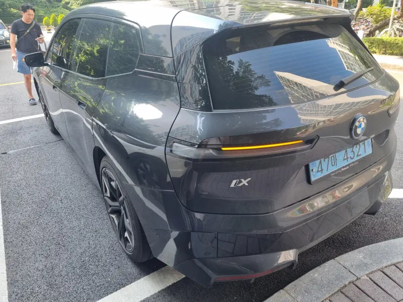 BMW iX