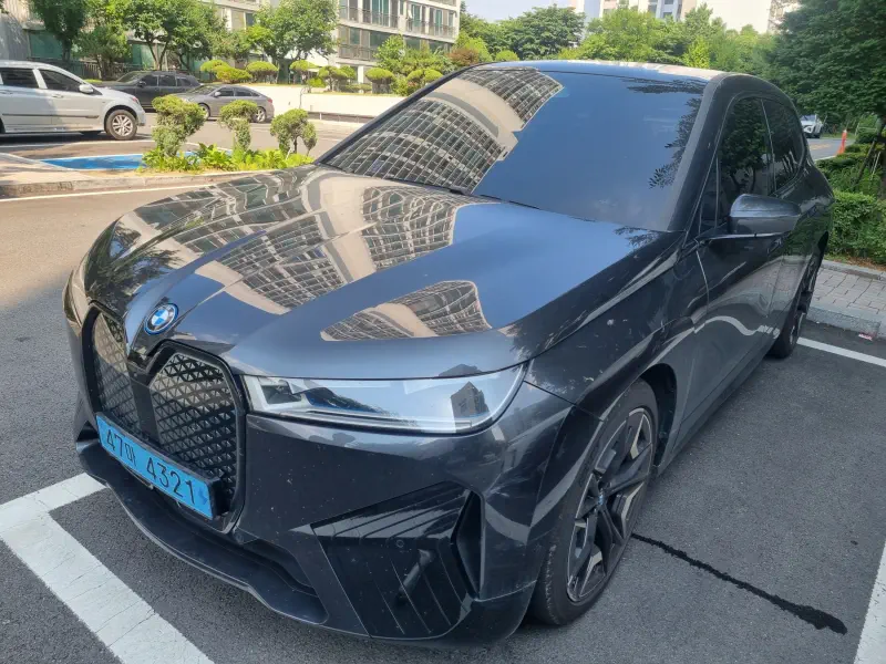 BMW iX