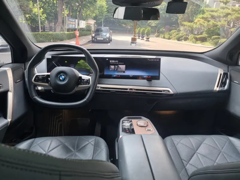 BMW iX