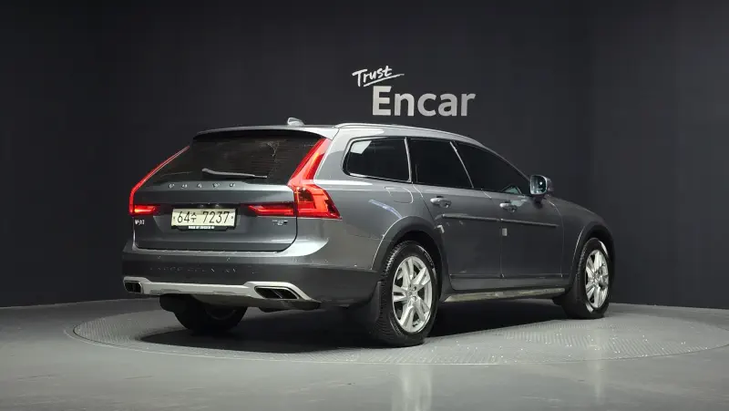 Volvo V90