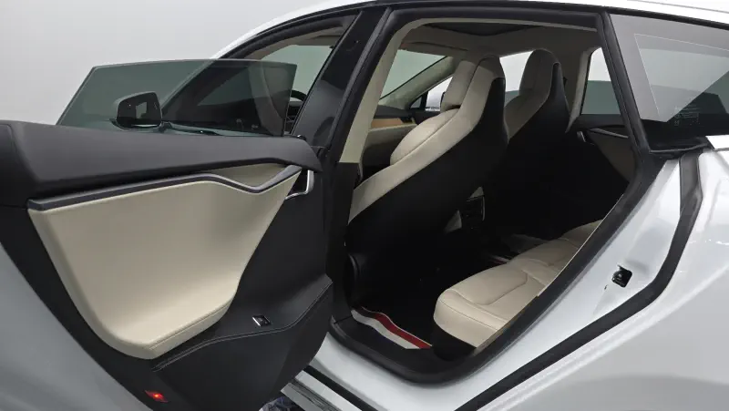 Tesla MODEL S