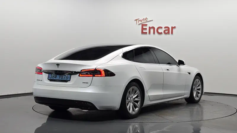 Tesla MODEL S