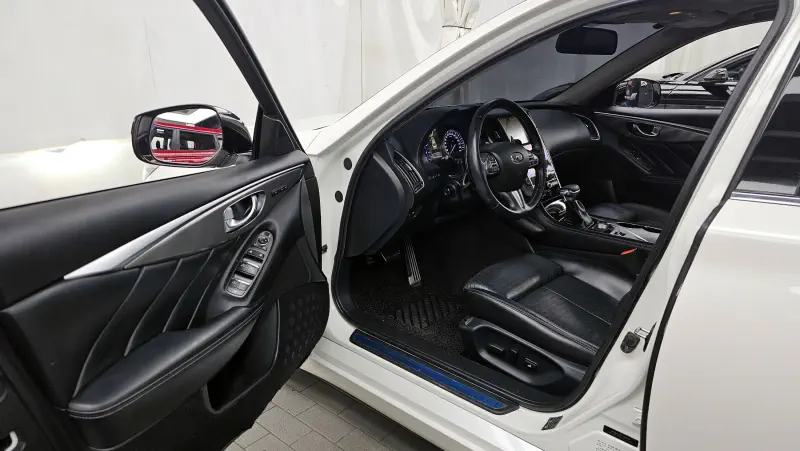 Infiniti Q50