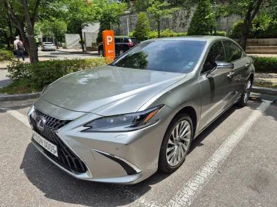 Lexus ES300h
