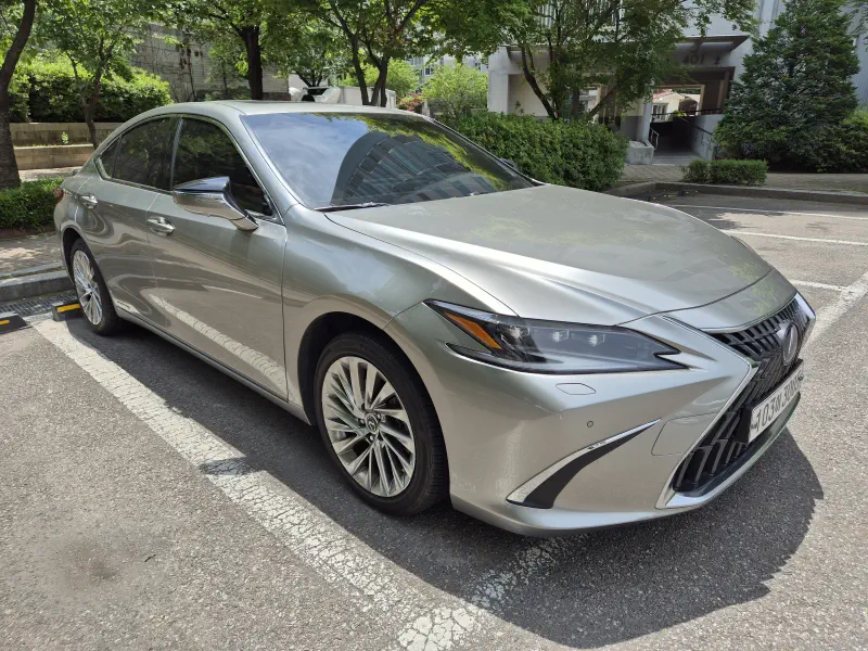 Lexus ES300h