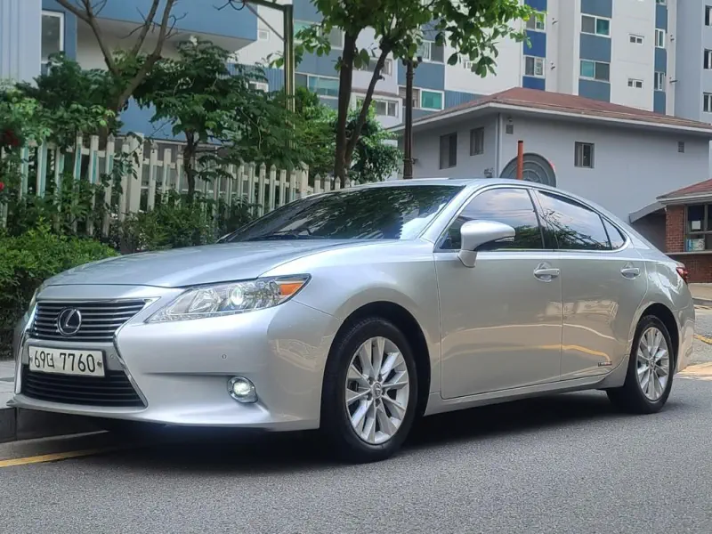 Lexus ES300h