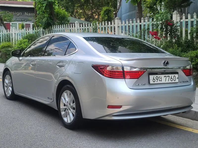 Lexus ES300h