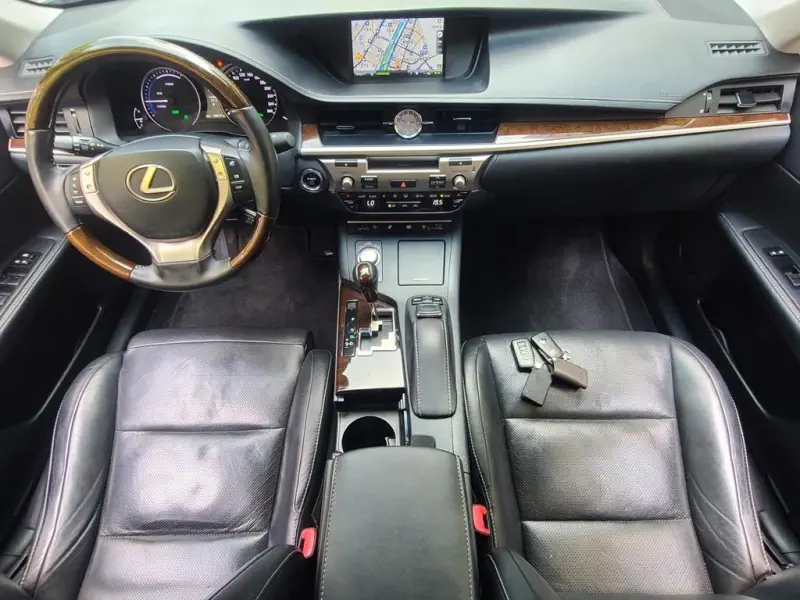 Lexus ES300h