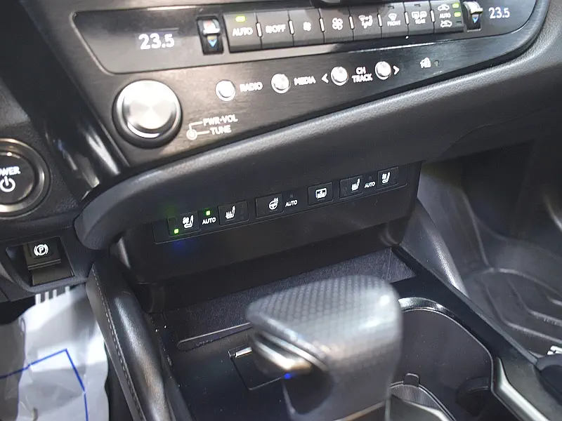 Lexus ES300h