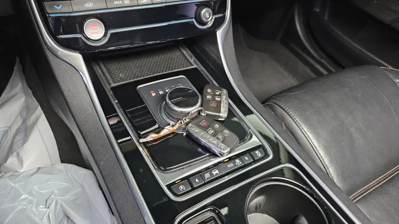 Jaguar XE
