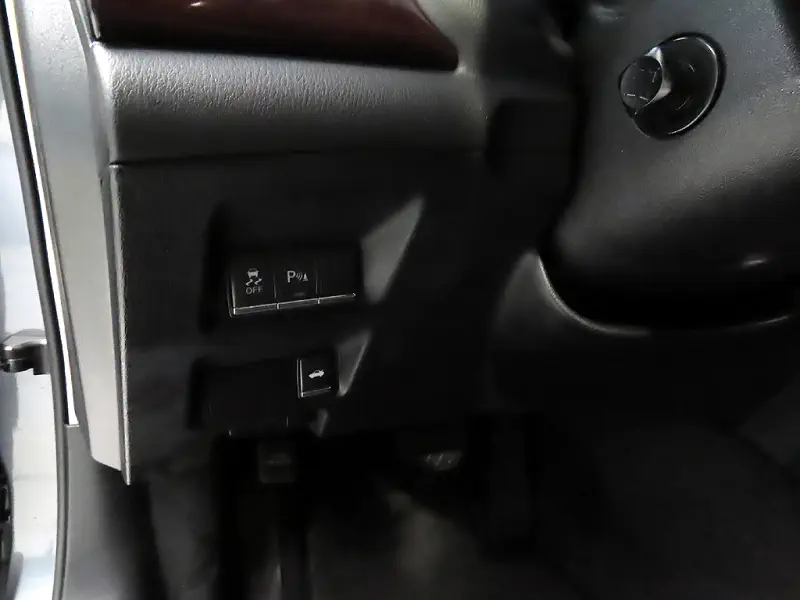 Infiniti Q70