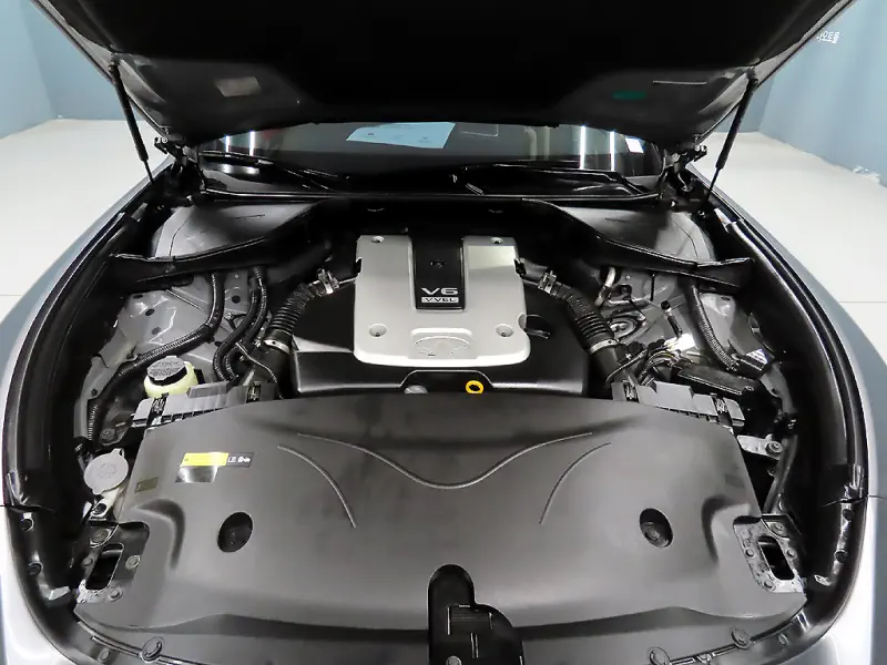 Infiniti Q70
