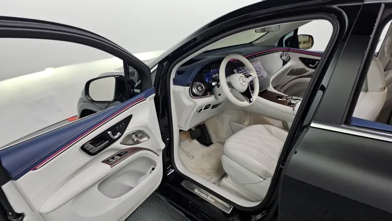 Mercedes-Benz EQS SUV