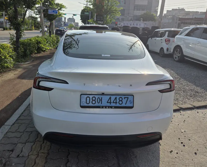 Tesla MODEL 3