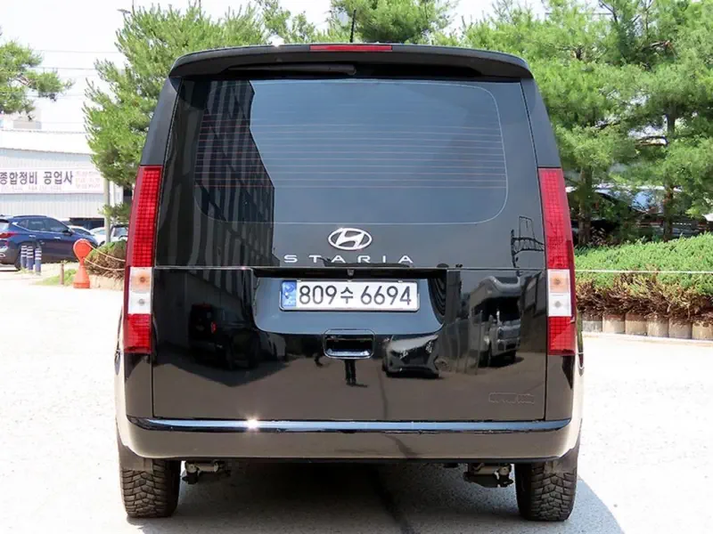 Hyundai Staria