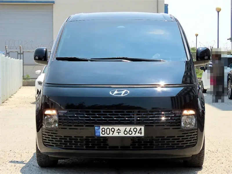 Hyundai Staria