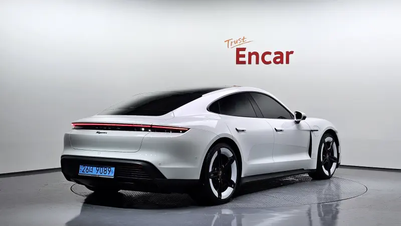 Porsche Taycan