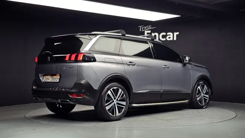 Peugeot 5008