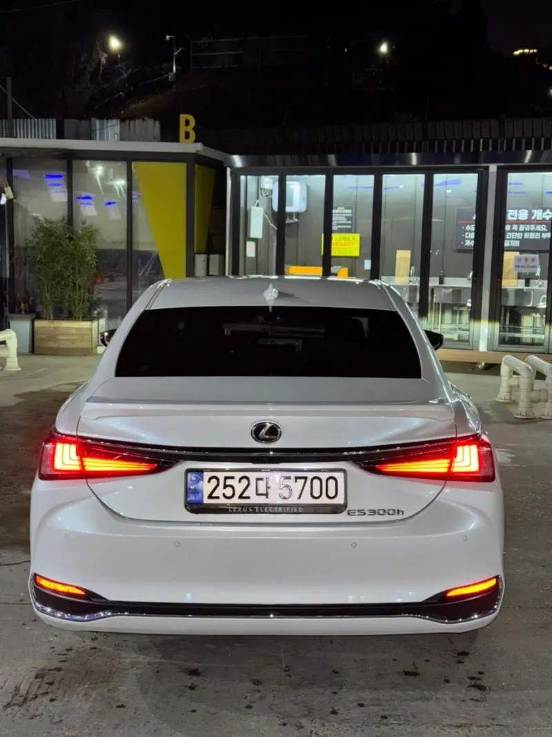 Lexus ES300h