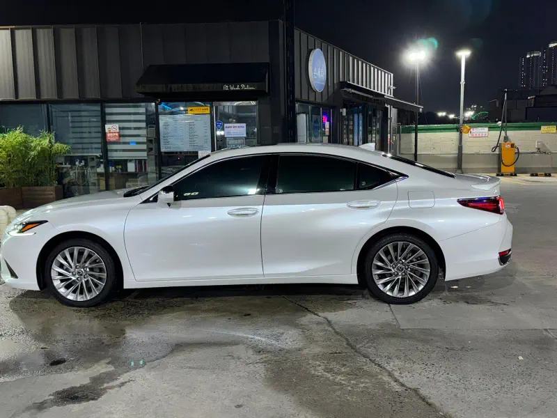Lexus ES300h