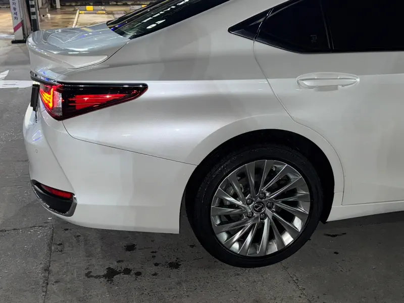 Lexus ES300h
