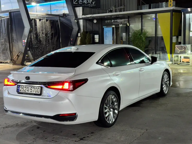 Lexus ES300h