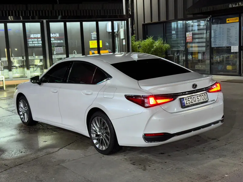 Lexus ES300h