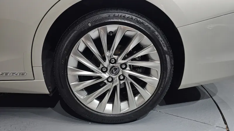 Lexus ES300h