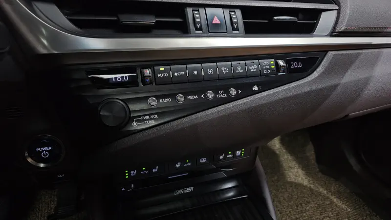 Lexus ES300h