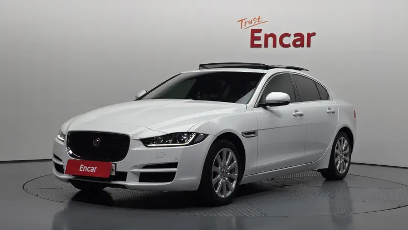 Jaguar XE