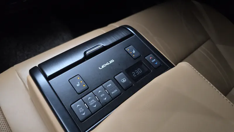 Lexus ES300h