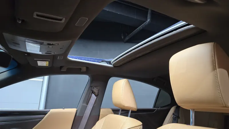 Lexus ES300h