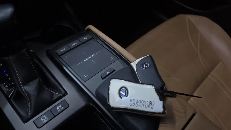 Lexus ES300h