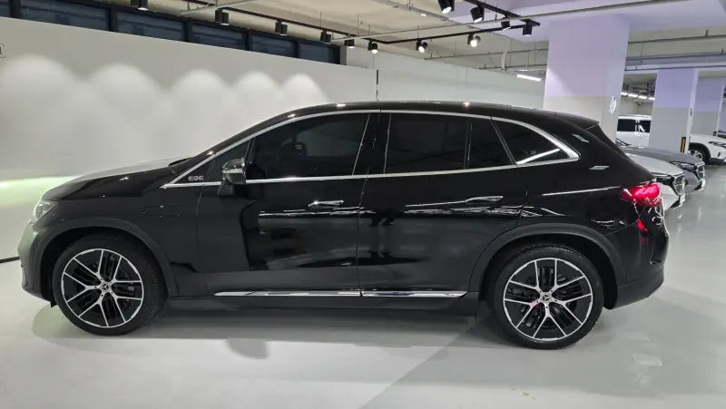 Mercedes-Benz EQE