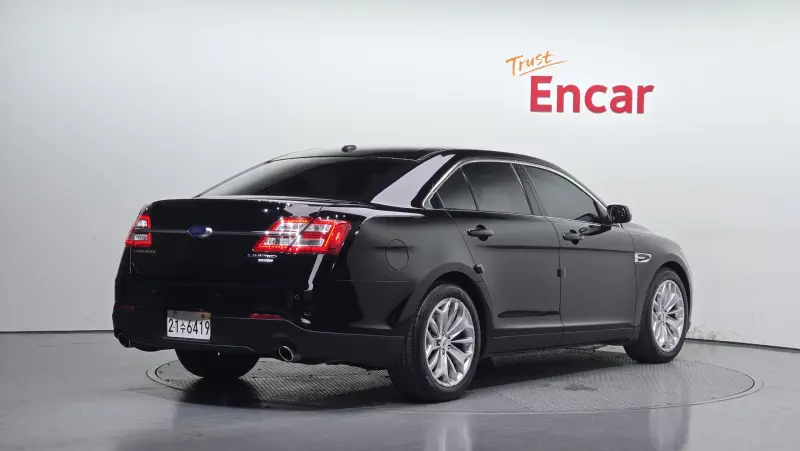 Ford Taurus