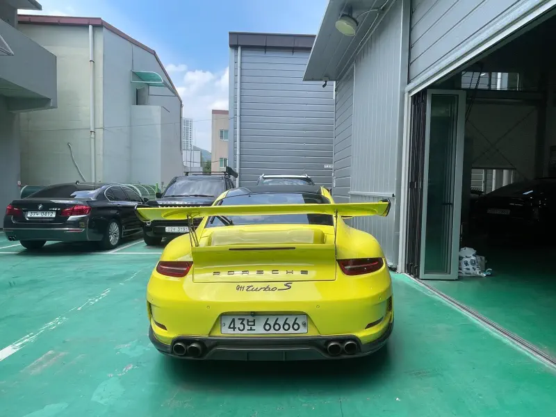 Porsche 911